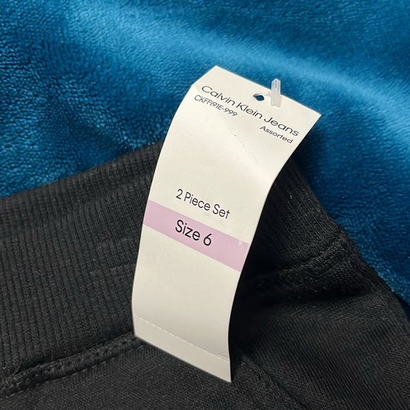 NEW Calvin Klein jeans two piece fleece set 6 hoodie fleece joggers BNWT NEW - Picture 9 of 14